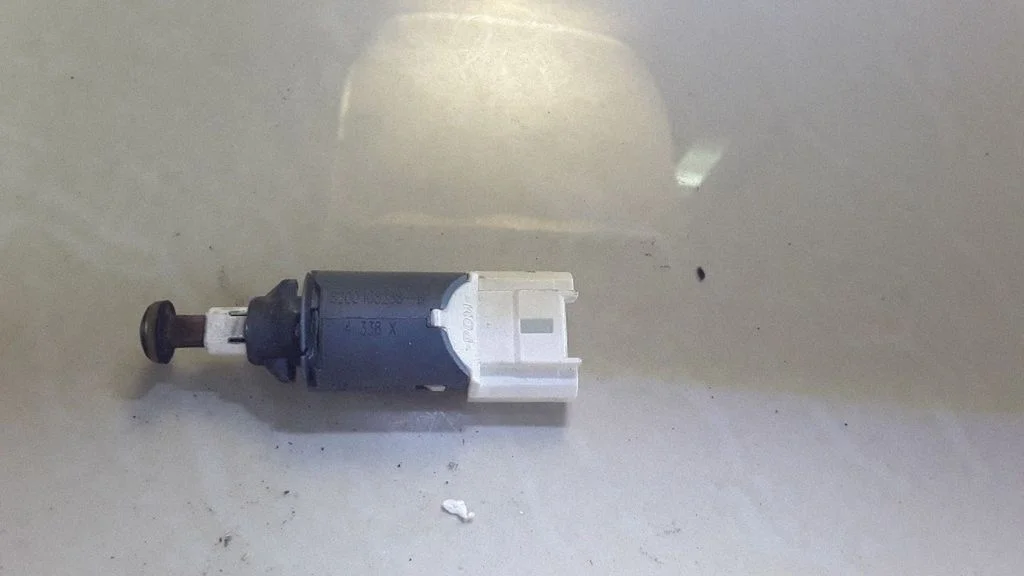 Brake pedal sensor switch – Renault Scenic II - Grand scenic II (2006-2009)
