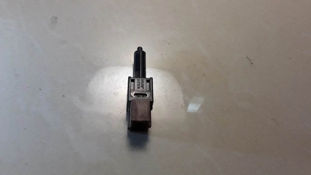 Brake pedal sensor switch – Nissan Almera N16 (2000-2010)
