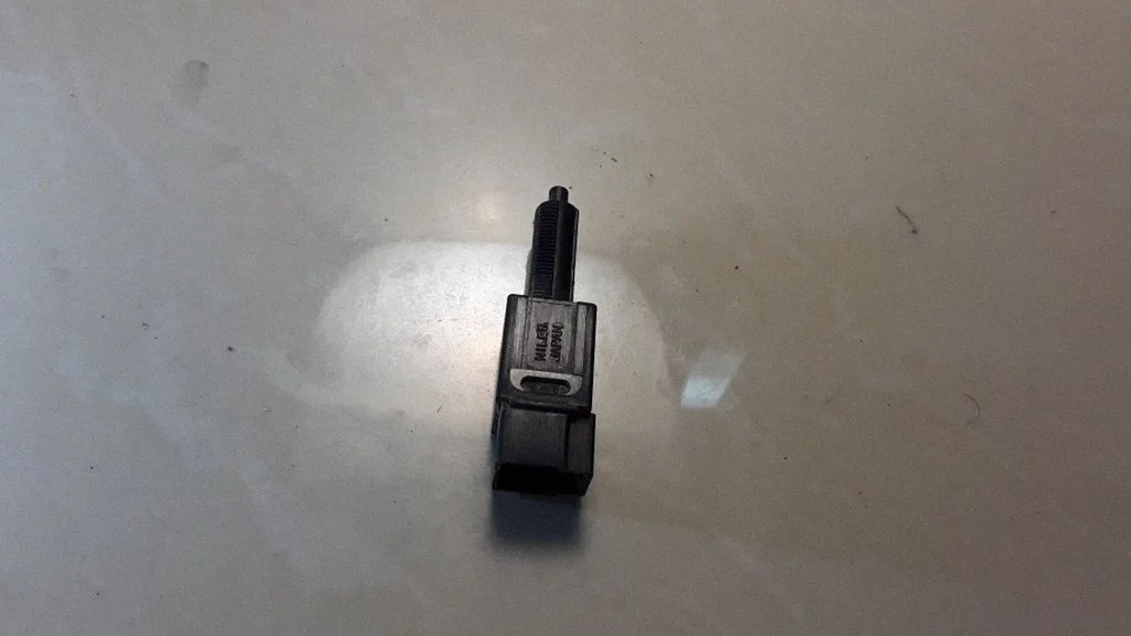 Brake pedal sensor switch – Nissan Almera N16 (2000-2010)
