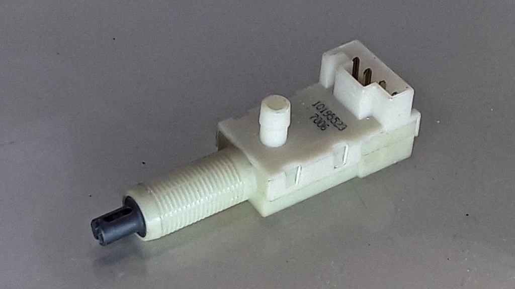 Brake pedal sensor switch – Opel Sintra (1996-1999)