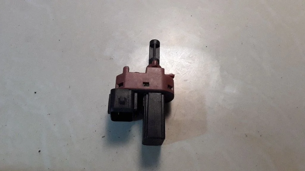 Brake pedal sensor switch – Mazda 6 (2002-2008)