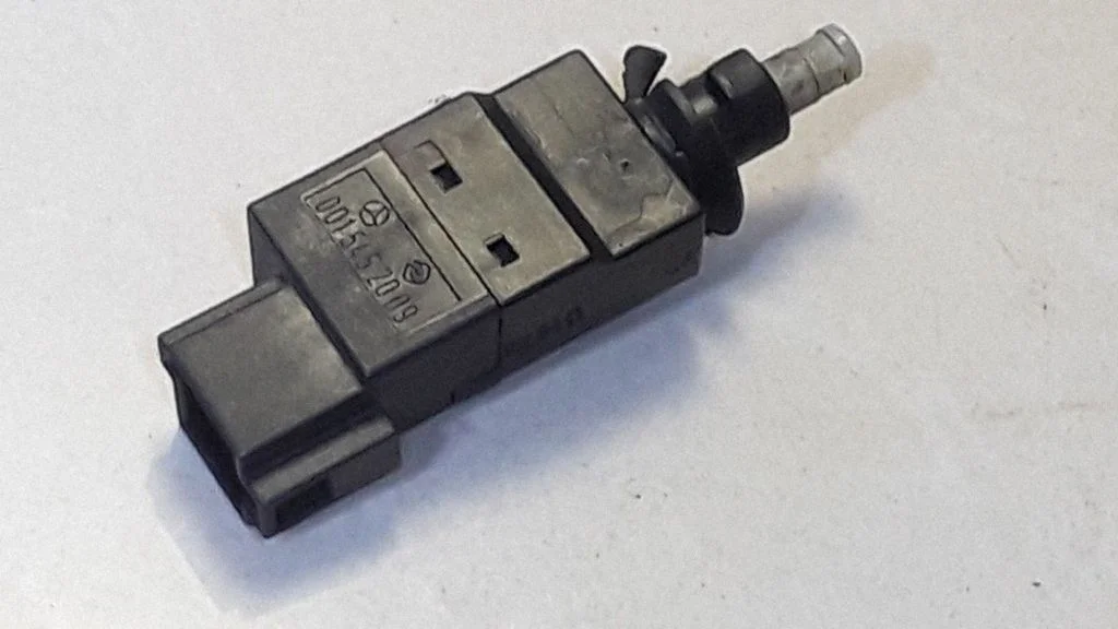 Brake pedal sensor switch – Mercedes-Benz A-Class W168 (1997-2004)