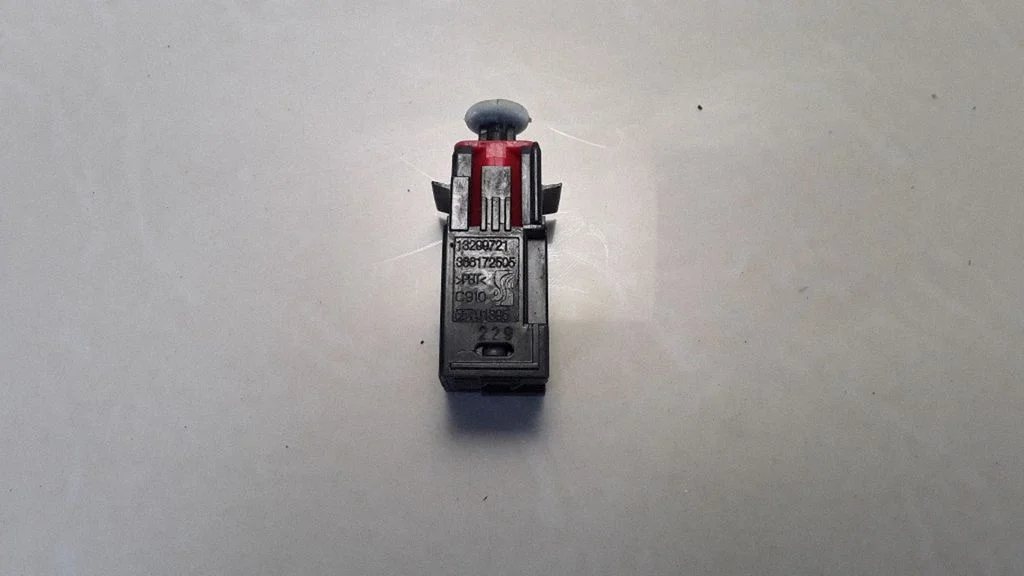 Brake pedal sensor switch – Opel Corsa D (2006-2014)