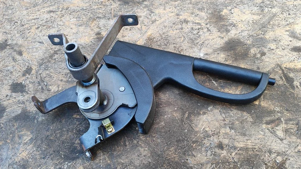 Handbrake/parking brake lever assembly – SsangYong Actyon sports I (2005-2012)