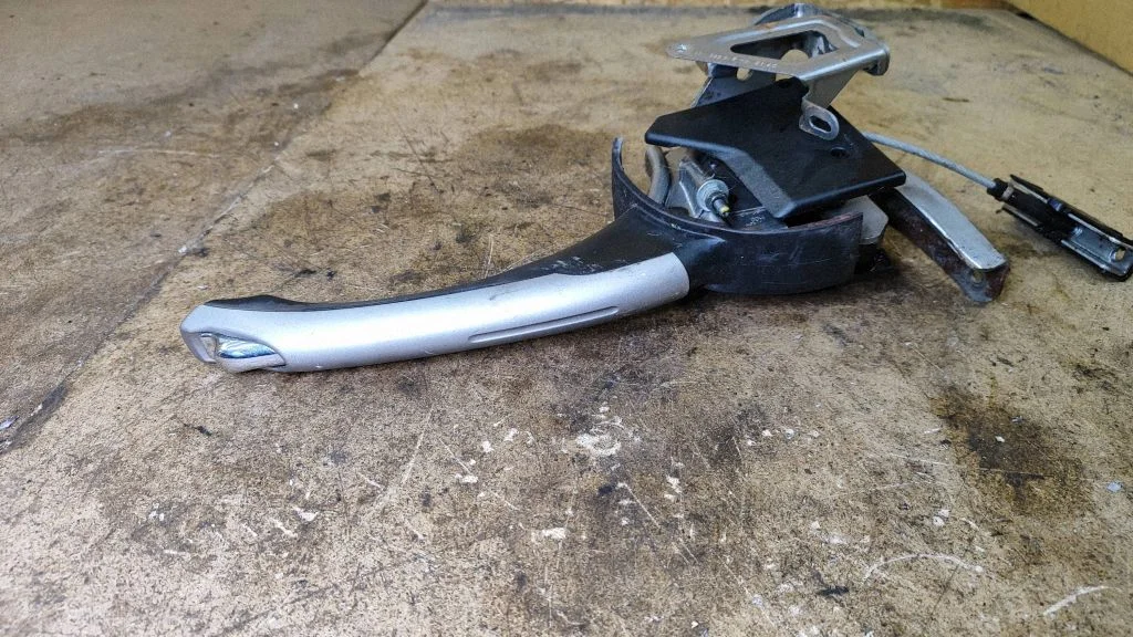 Handbrake/parking brake lever assembly – Toyota Auris 150 (2006-2012)