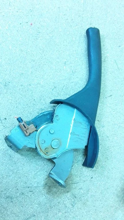 Handbrake/parking brake lever assembly – Toyota Matrix (E130) (2001-2008)