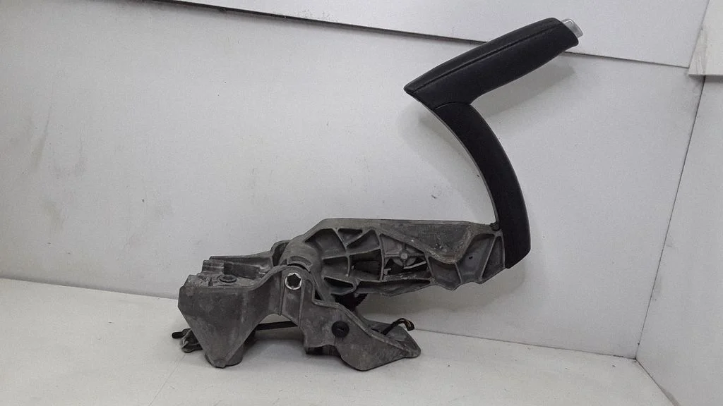 Handbrake/parking brake lever assembly – Audi A3 S3 8P (2003-2012)