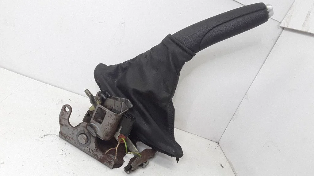 Handbrake/parking brake lever assembly – Citroen C5 (2005-2008)