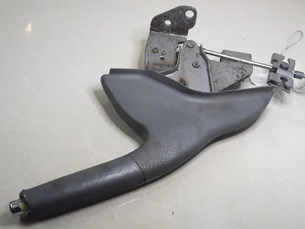 Handbrake/parking brake lever assembly – Mazda 6 (2002-2008)