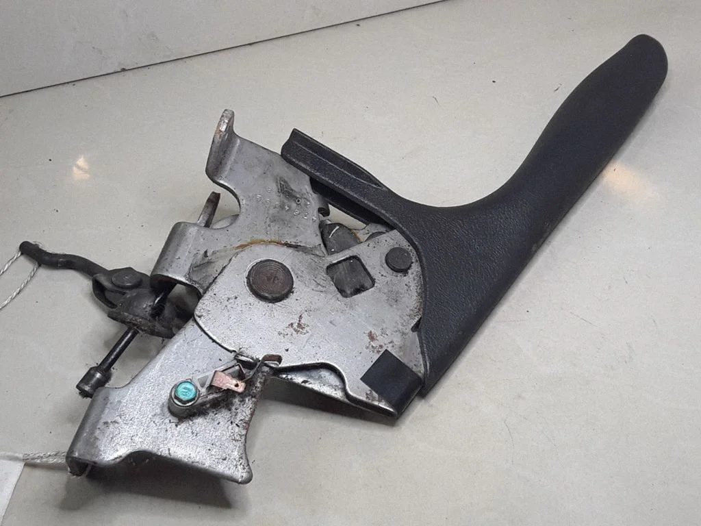 Handbrake/parking brake lever assembly – Chrysler Grand Voyager III (1995-2000)