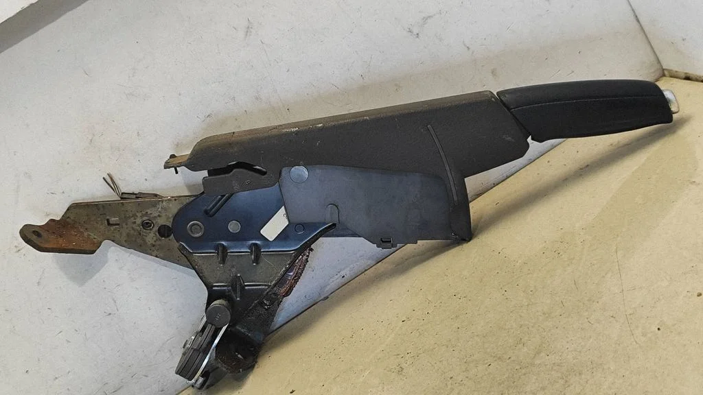 Handbrake/parking brake lever assembly – Audi A4 S4 B6 8E 8H (2001-2005)