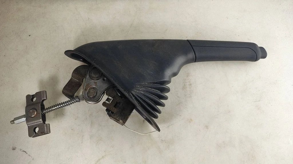 Handbrake/parking brake lever assembly – Fiat 500 (2007-)