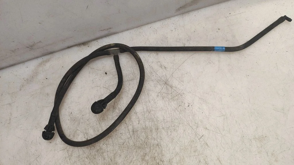 Windshield washer spray nozzle – Toyota Aygo AB10 (2005-2014)