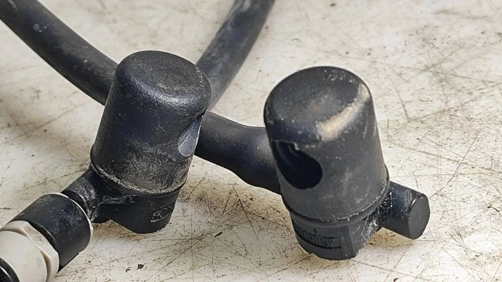 Windshield washer spray nozzle – Opel Insignia A (2008-2017)
