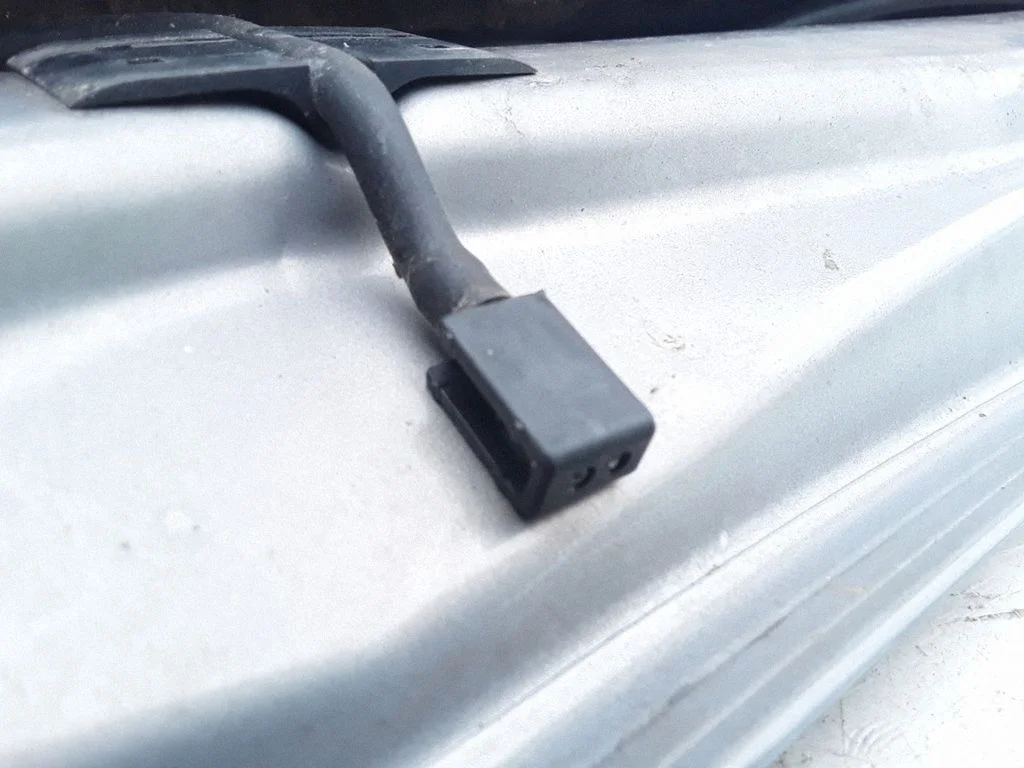 Windshield washer spray nozzle – Renault Scenic II - Grand scenic II (2006-2009)