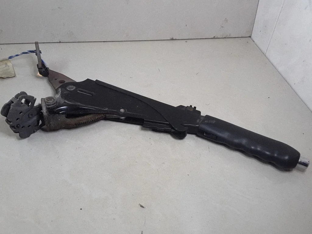 Handbrake/parking brake lever assembly – Audi A6 Allroad C5 (1999-2005)