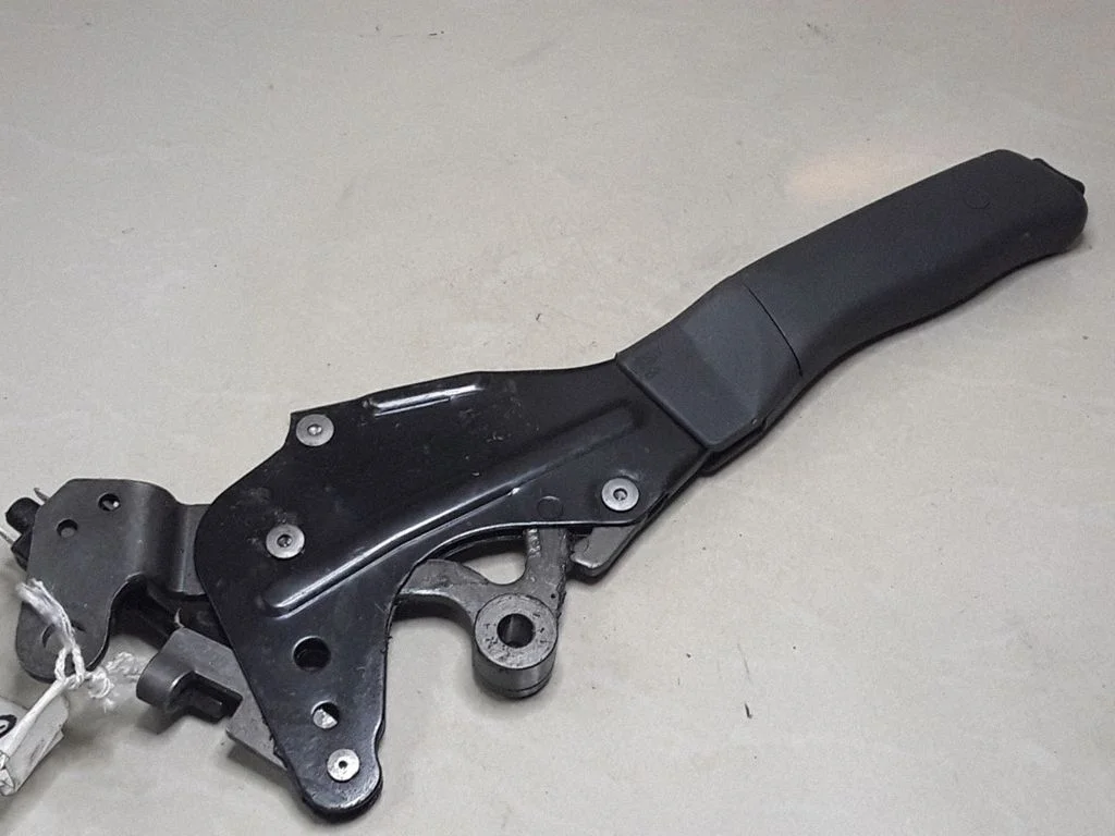 Handbrake/parking brake lever assembly – Mercedes-Benz A-Class W168 (1997-2004)