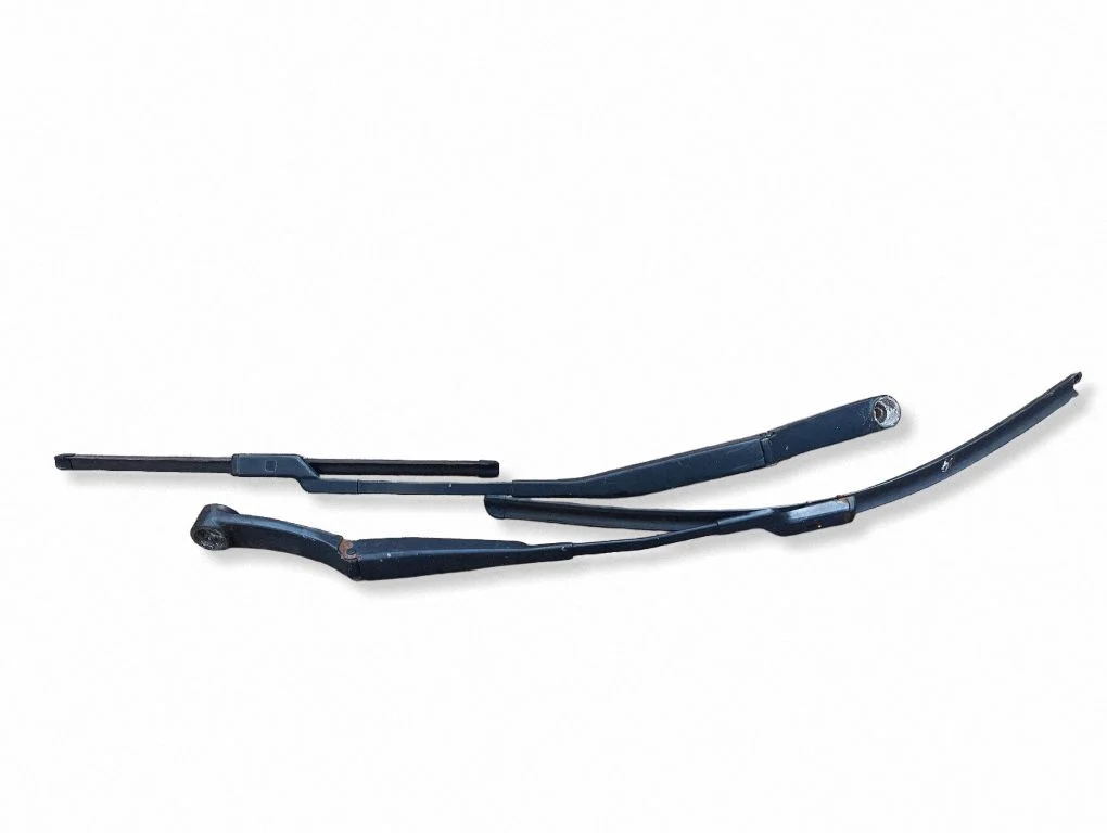 Front wiper blade arm F00S51F047