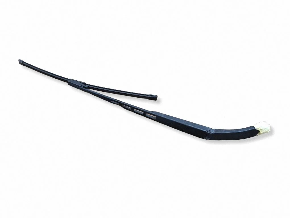 Front wiper blade arm 74560
