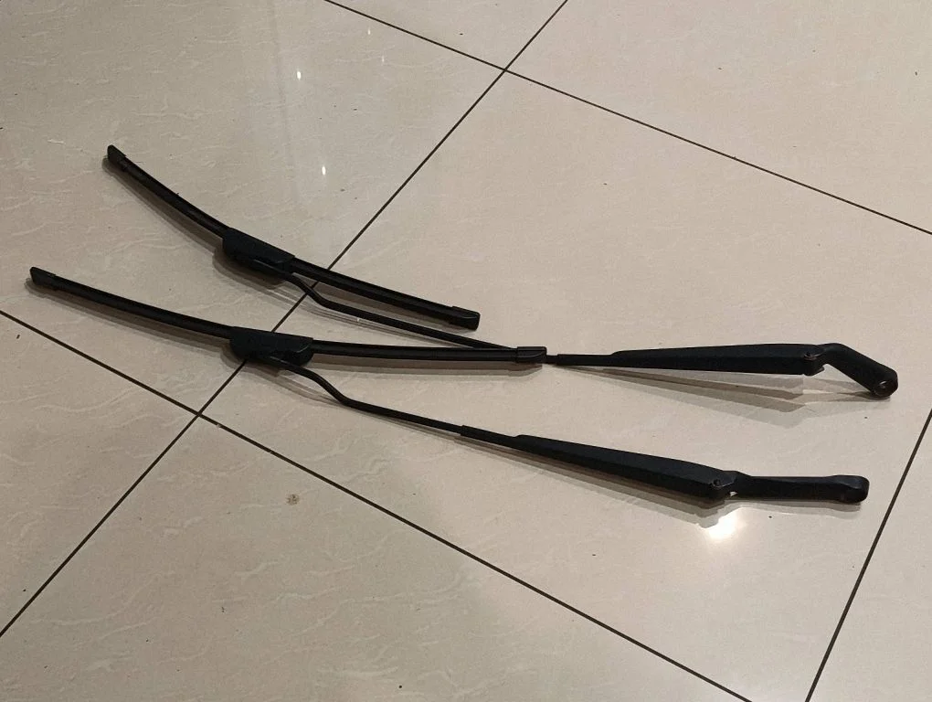 Front wiper blade arm 1J1955409A