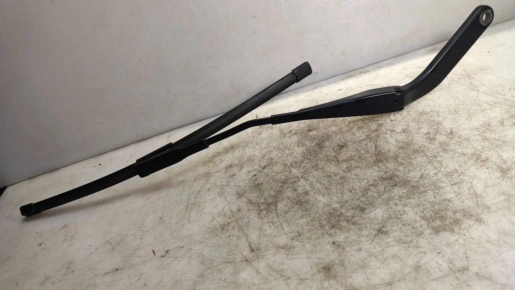 Front wiper blade arm 9806441