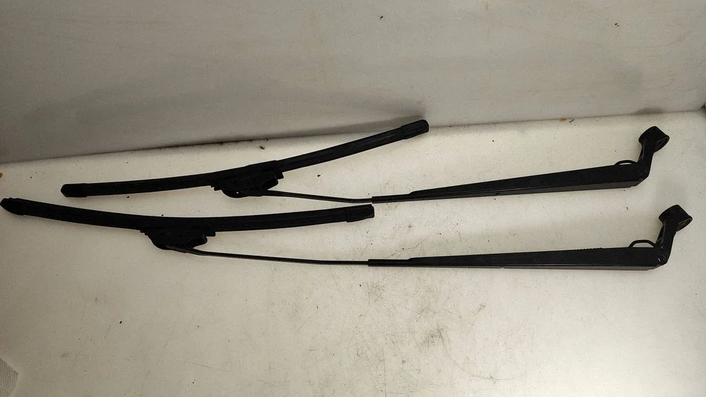 Priekšējā stikla tīrītāja svira 10G7029