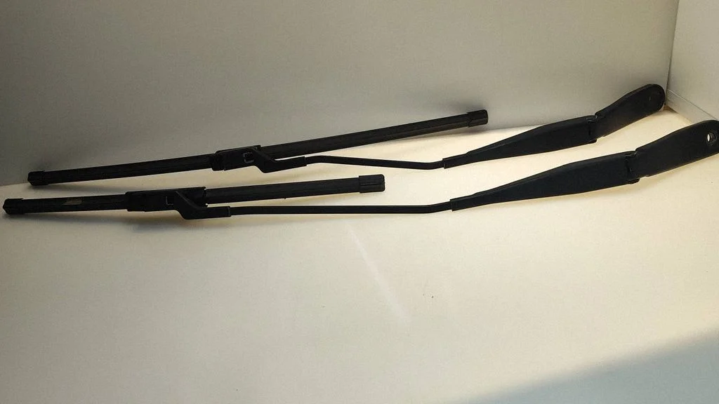 Front wiper blade arm 7S7117526AC
