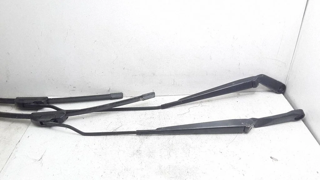 Front wiper blade arm 1J1955409A