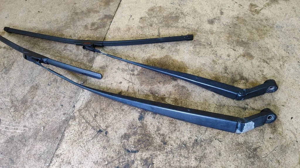 Front wiper blade arm 3151820
