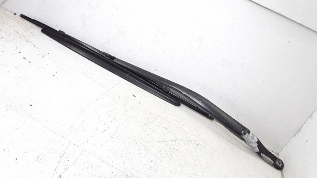 Front wiper blade arm 102392