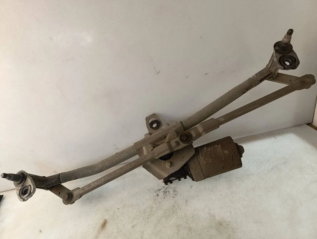 Front wiper linkage and motor 1J1955113A