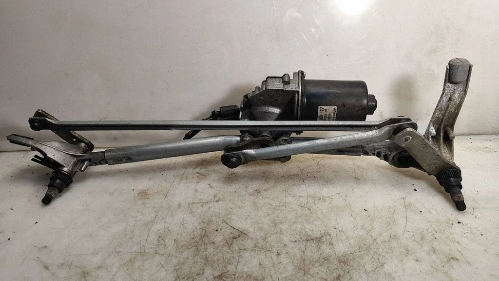 Front wiper linkage and motor – BMW 3 Series E90 E91 (2005-2012)