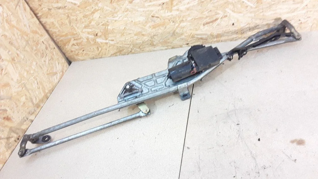Front wiper linkage and motor 7M1955023