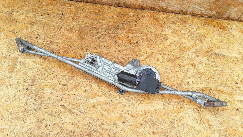 Front wiper linkage and motor 7M1955113