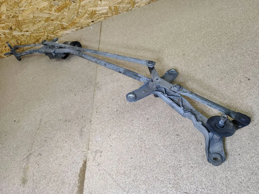 Front wiper linkage and motor – Mercedes-Benz Vito Viano W639 (2003-2014)