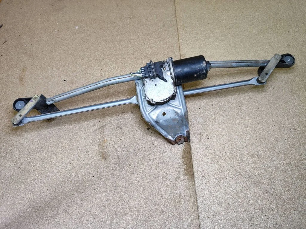 Mechanizm wycieraczek z silniczkiem – Ford Transit (2000-2006)