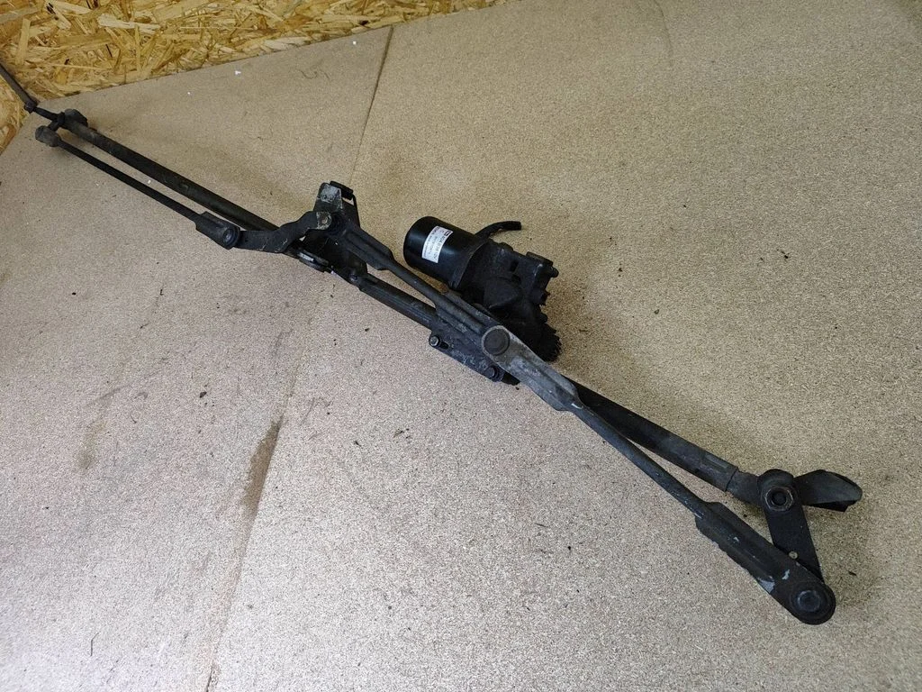 Front wiper linkage and motor 180982