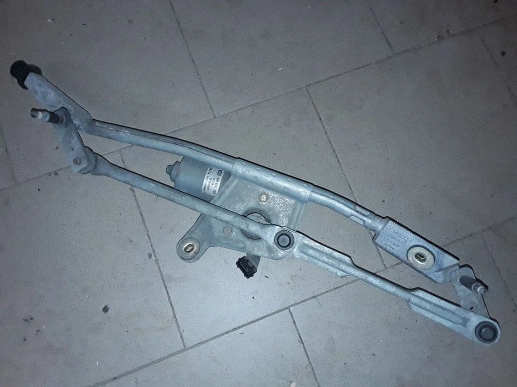 Front wiper linkage and motor – Volvo S60 (2001-2004)