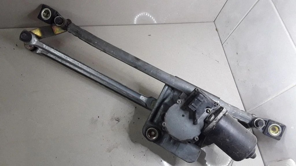 Front wiper linkage and motor – Ford Mondeo MK II (1996-2000)