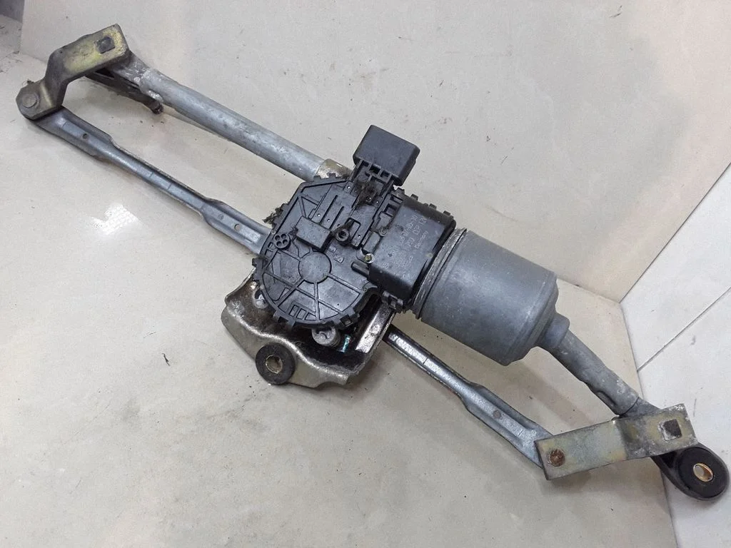 Front wiper linkage and motor – Citroen C5 (2001-2004)