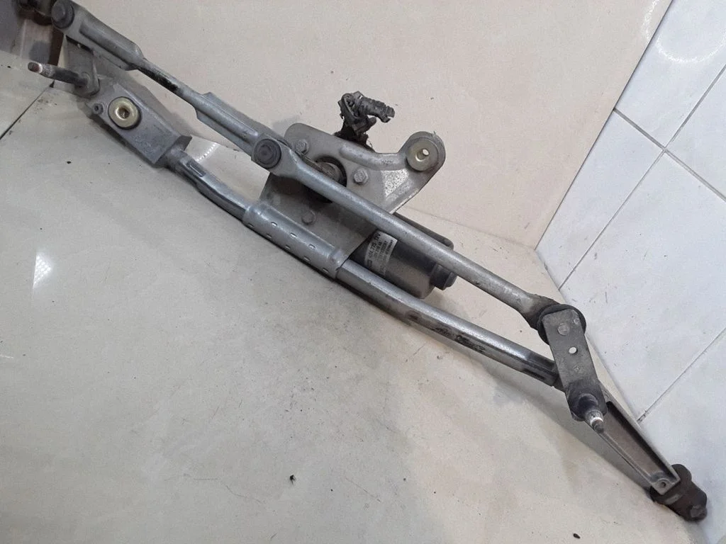 Front wiper linkage and motor – Volvo S60 (2001-2004)