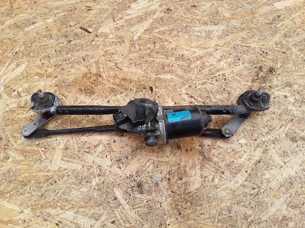 Front wiper linkage and motor – Hyundai Santa Fe (2006-2012)