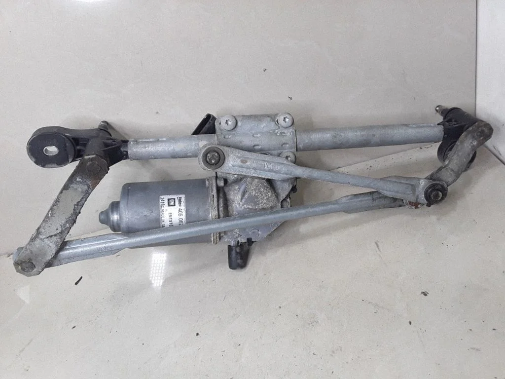 Front wiper linkage and motor – Opel Corsa D (2006-2014)