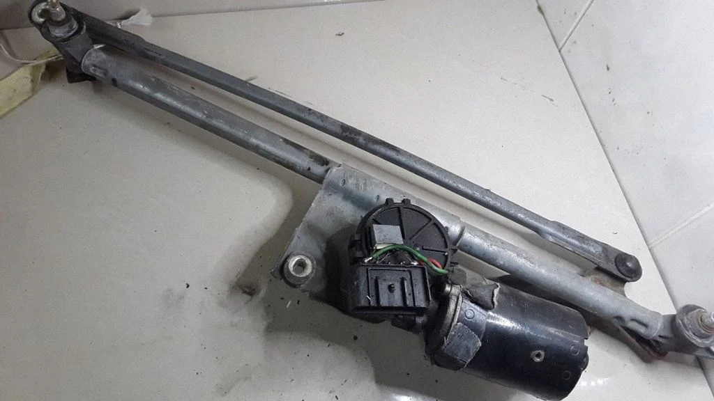 Front wiper linkage and motor – Opel Vectra B (1996-2002)