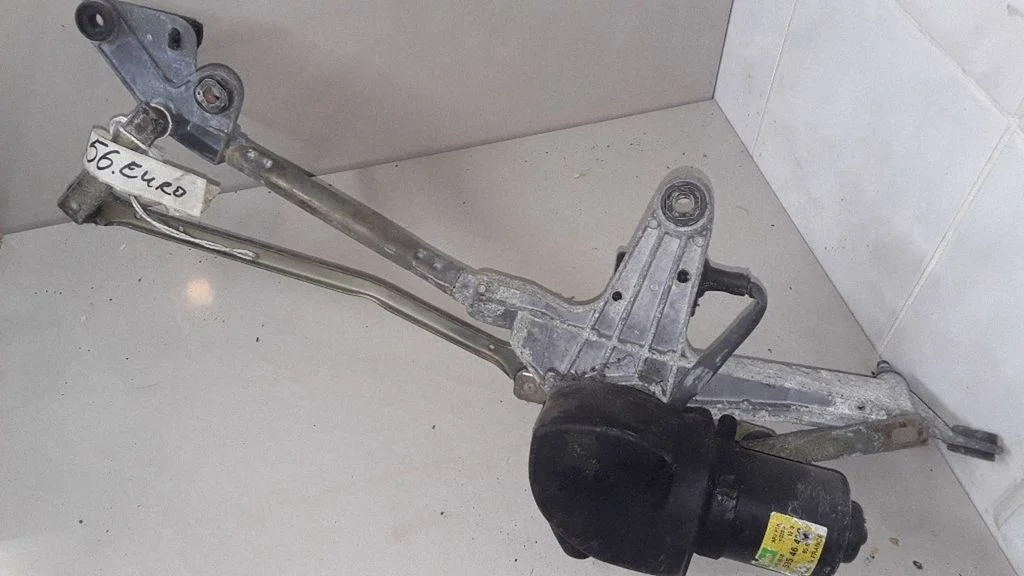 Front wiper linkage and motor – Renault Laguna I (1994-2000)