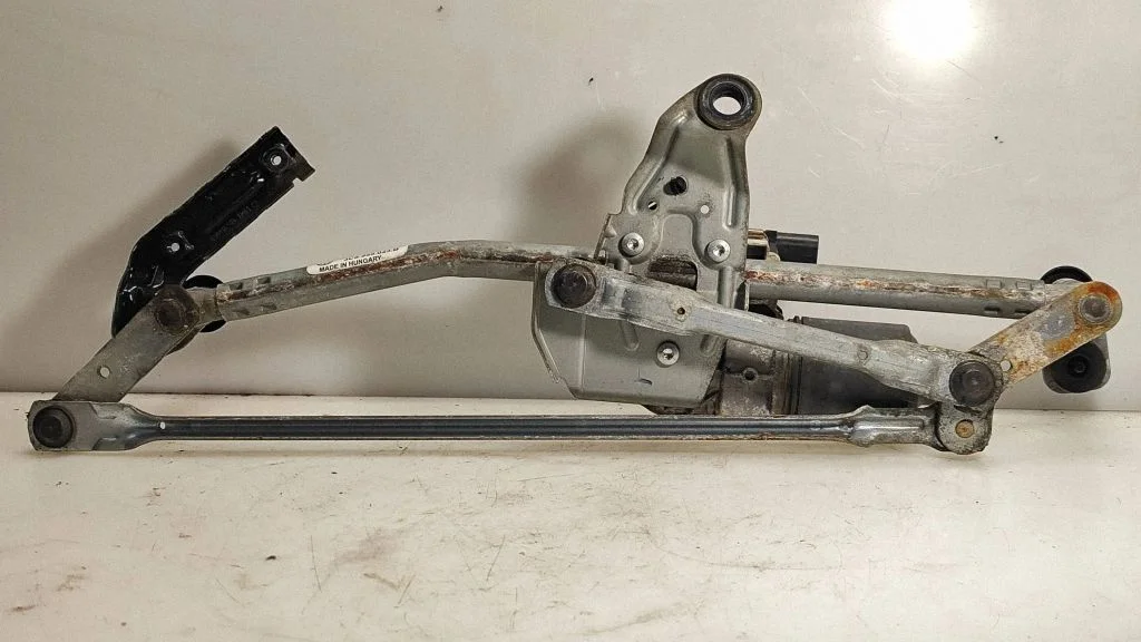 Front wiper linkage and motor – Volkswagen Passat CC (2008-2016)