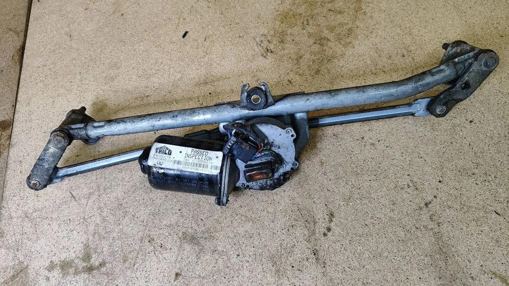 Front wiper linkage and motor – Volkswagen New Beetle (1998-2010)