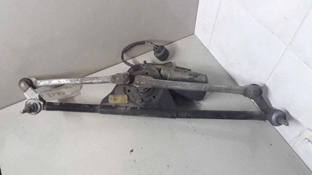 Front wiper linkage and motor – BMW Z3 E36 (1994-2002)
