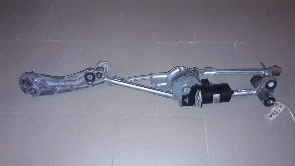 Front wiper linkage and motor – BMW 5 Series E39 (1996-2003)