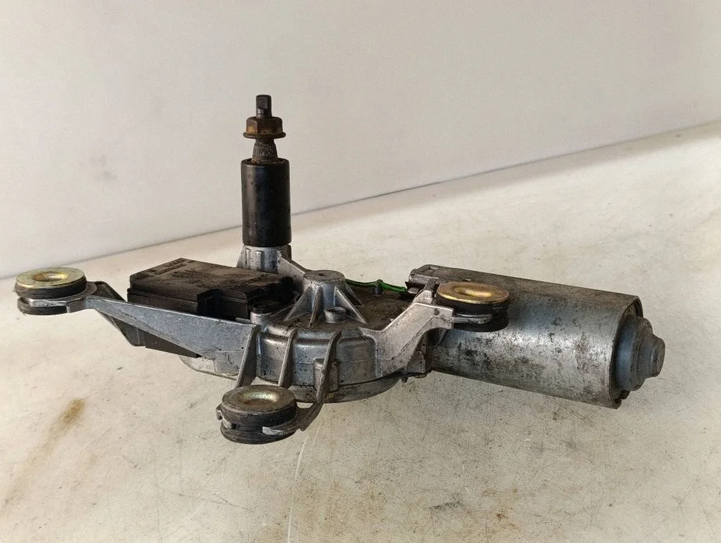 Rear window wiper motor – Volkswagen Golf IV (1998-2005)